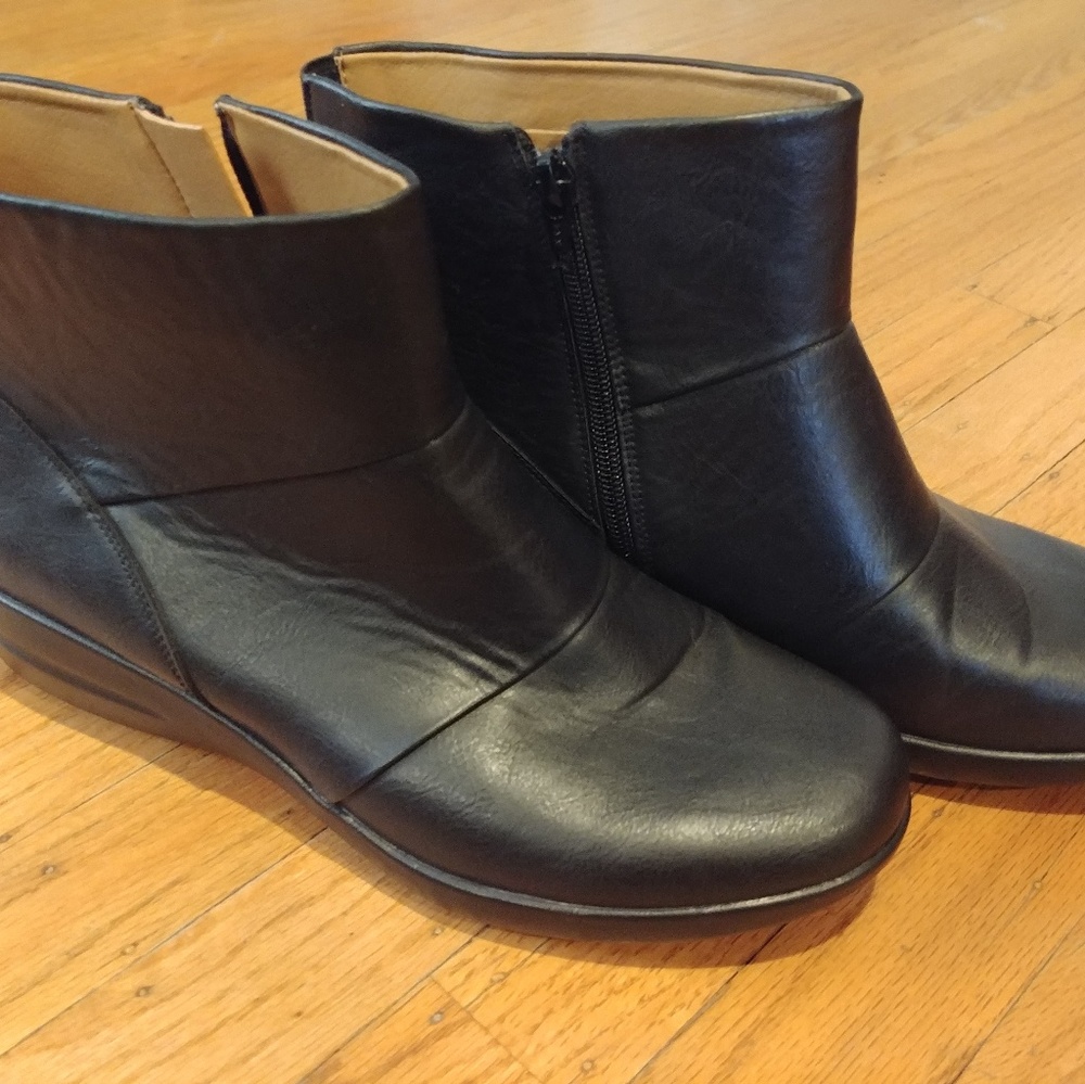 Easy Spirit Ankle Boots Size 10